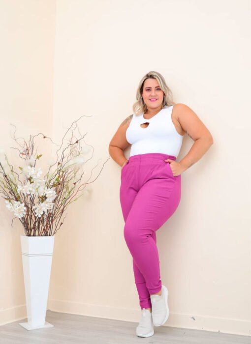 Calça Plus Size Com Prega Roxo Estilo Zara - Imagem 4