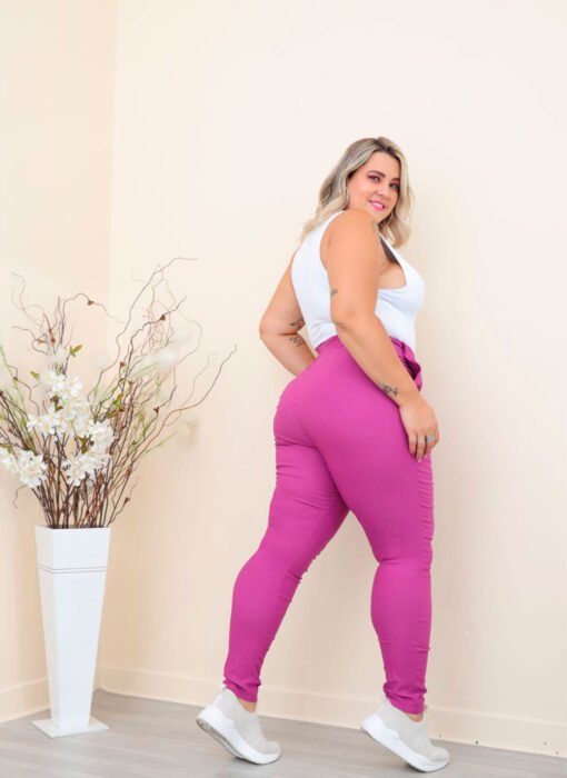 Calça Plus Size Com Prega Roxo Estilo Zara - Imagem 2