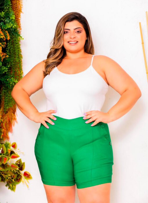 Short Feminino Plus Size Com Botão No Bolso - Imagem 7