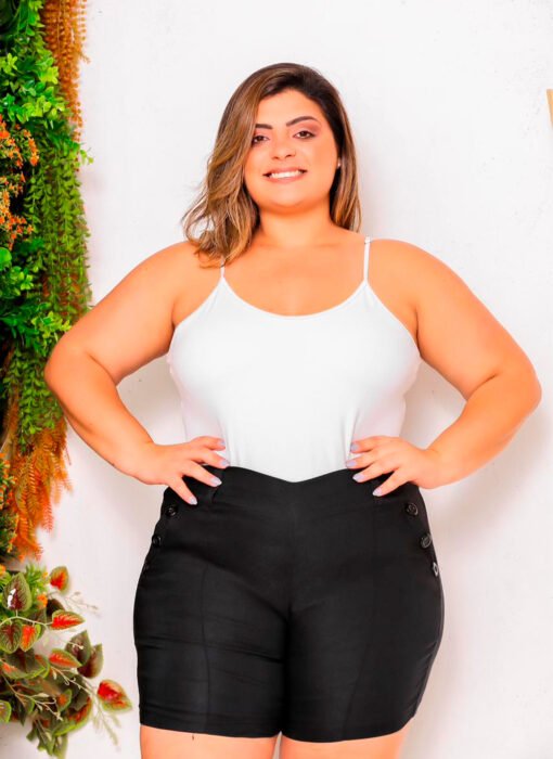 Short Feminino Plus Size Com Botão No Bolso - Imagem 8