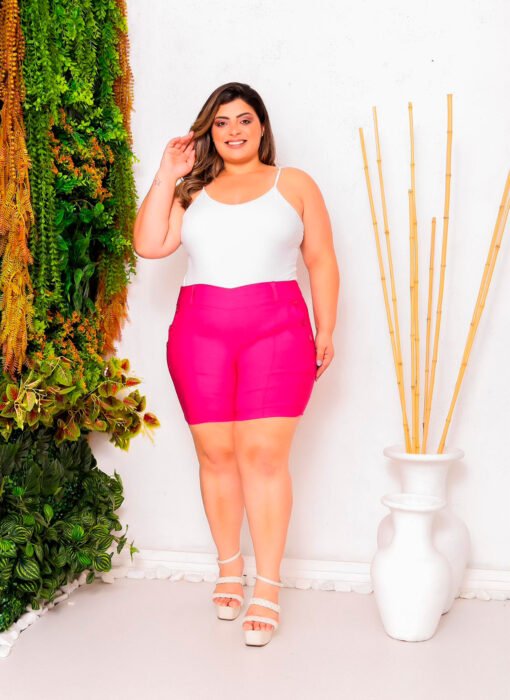 Short Feminino Plus Size Com Botão No Bolso - Imagem 3