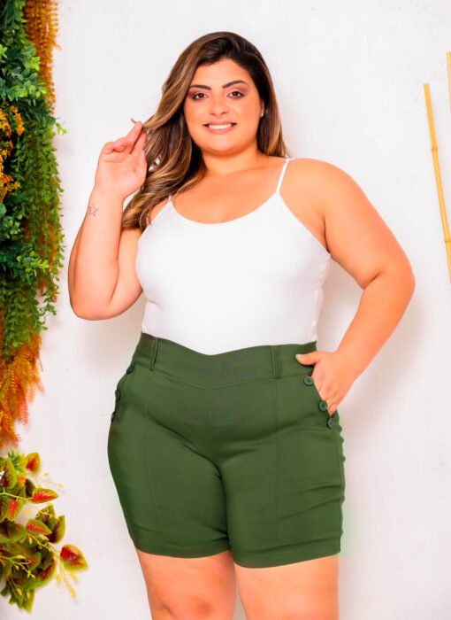 Short Feminino Plus Size Com Botão No Bolso - Imagem 5