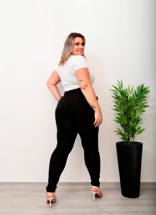 Calça Com Cinto de Fivela  Social Preto Feminina - Imagem 2