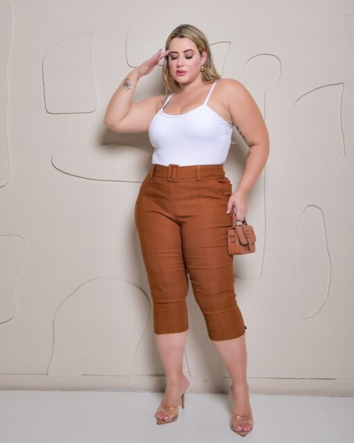 Calça Capri Plus Feminina Com Cinto - Imagem 10
