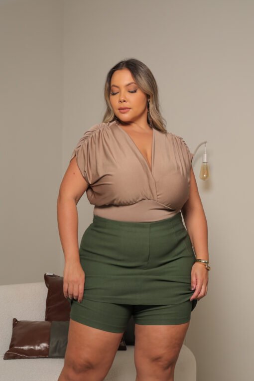 Short Saia Com Prega Plus Size